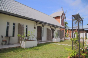 Belukar Lodges Private Homestay